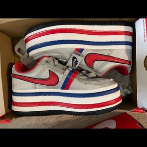 Nike platform sneaker